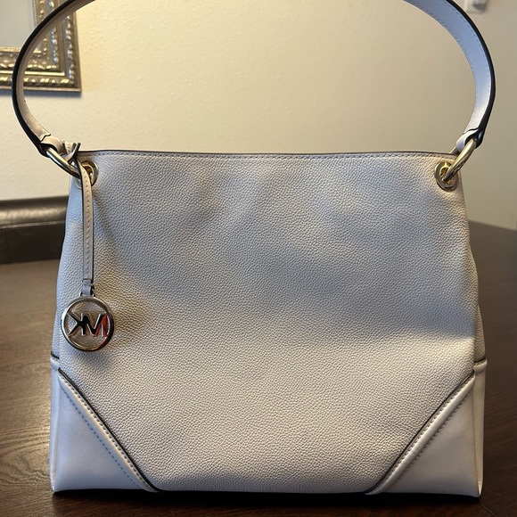 MICHAEL KORS LT CREAM NICOLE MD PEBBLE LEATHER SHOULDER BAG - Picture 4 of 7